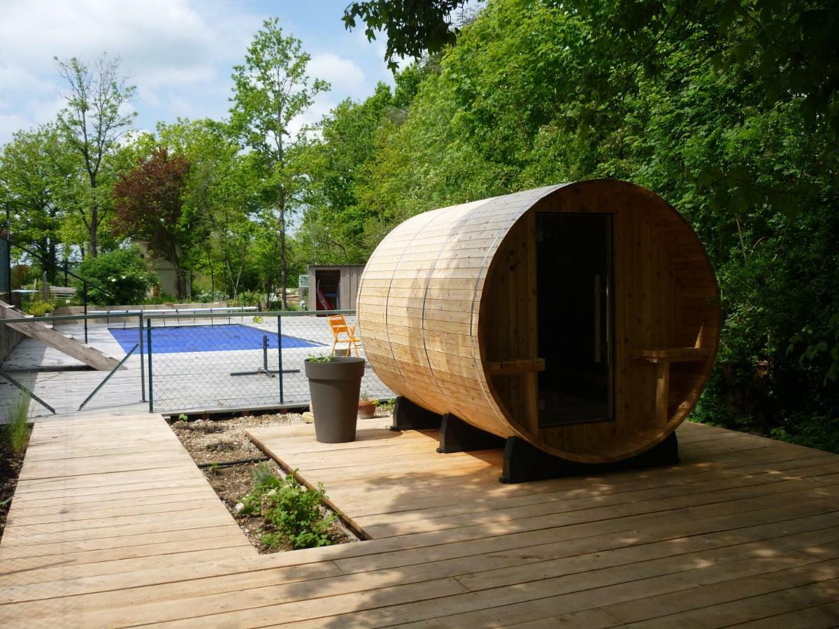 Villa Hexagonal Tower For 2 With Shared Pool Semur-en-Auxois Exterior foto